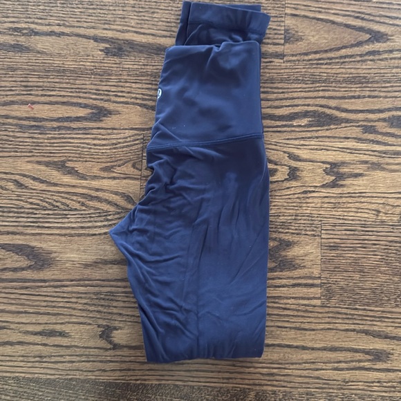 COPY - Lululemon align
High Rise, 25" Length
• Intended to sit above ankle - Picture 5 of 5